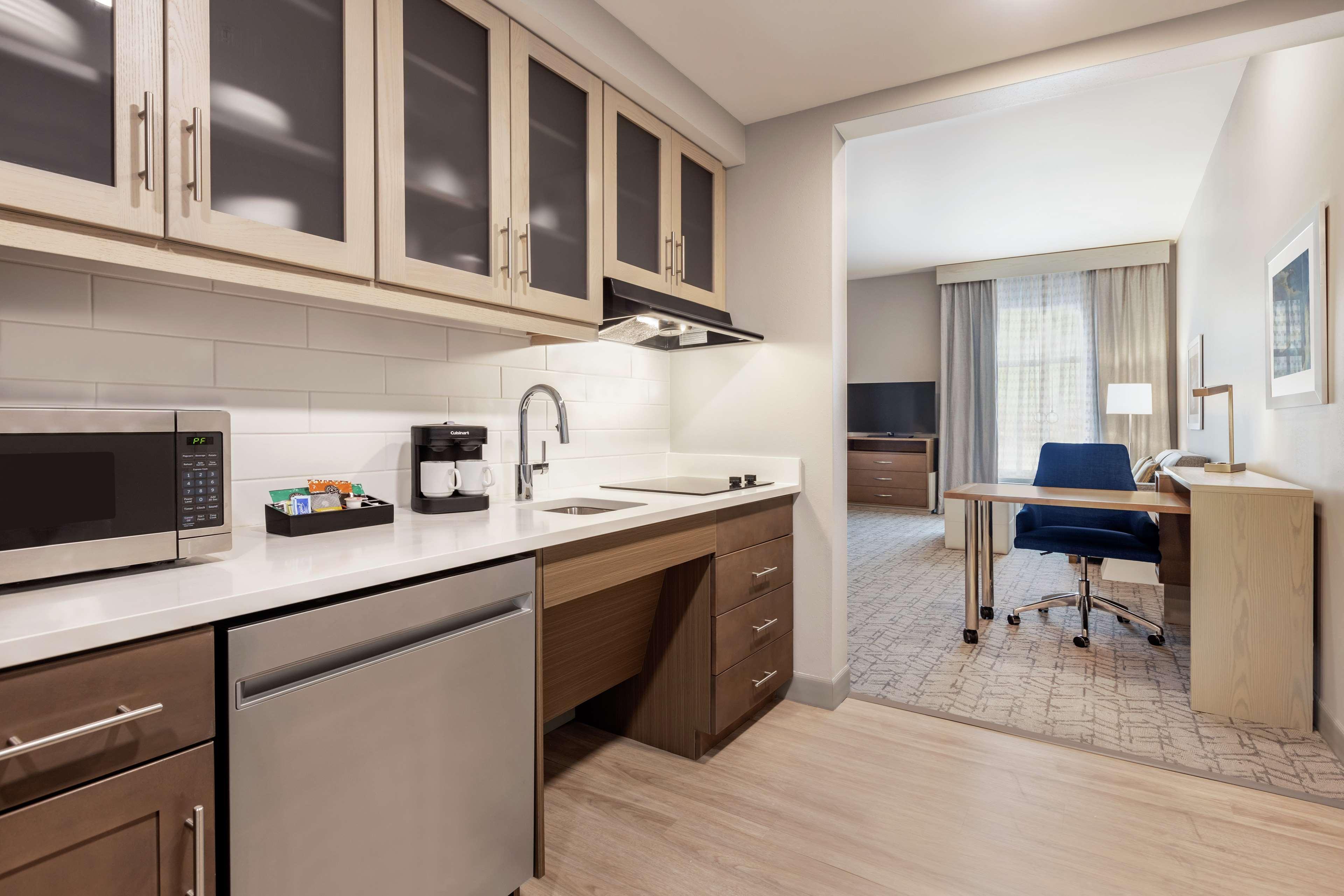 Homewood Suites By Hilton 麦克多诺 外观 照片